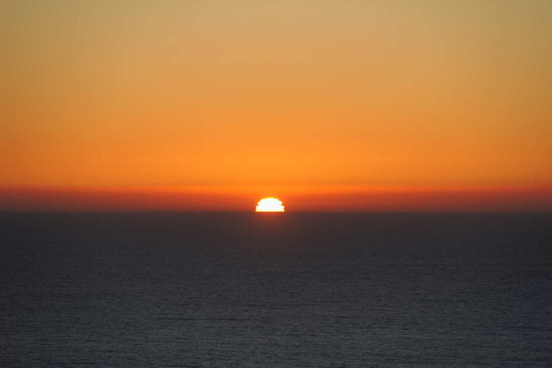 kyle-glenn-392516-unsplash